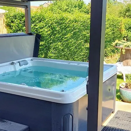 Les Hirondelles Homestay